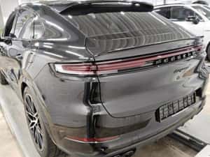Porsche Cayenne Hibrid 470 CP 16.150 km — miniatura 6