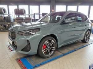 BMW X1 2024 / CAPE YORK GREEN METALLIC / 27.990 km