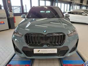 BMW X1 2024 / CAPE YORK GREEN METALLIC / 27.990 km — miniatura 6