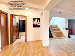 Casa High-Tech cu design futurist, Piatra Neamt — miniatura 1