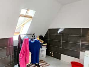 Casa High-Tech cu design futurist, Piatra Neamt — miniatura 7