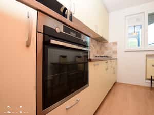 Metrou Nicolae Grigorescu, bloc H caramida, boxa, decomandat, 2 bai — miniatura 1