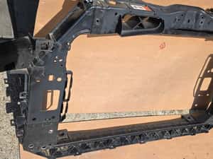 Trager / Calandru SsangYong Tivoli 2021 / 2022 2023 — miniatura 10