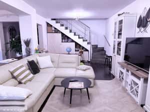 Apartament duplex spatios, ideal pentru familie de vanzare/inchiriere — miniatura 2