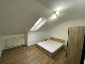 Sub pretul pietei! Apartament 2 camere decomandat mansarda Porii — miniatura 4