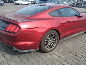 Vând ford mustang 2.3 pret 14900 euro — miniatura 5