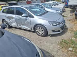 Asta 2013-1.7diesel AVARIAT DREAPTA