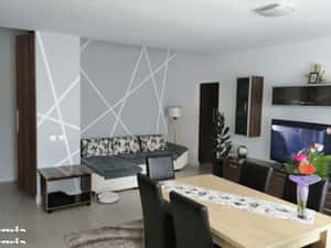 Apartament de inchiriat , 52 mp utili , parcare ,zona Eroilor — miniatura 1