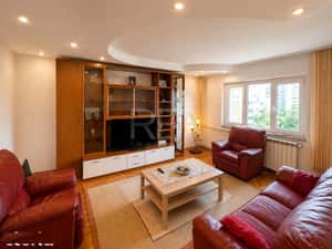 3 camere Unirii decomandat,centrala,parcare,et. 6,an 1995,metrou,83 mp