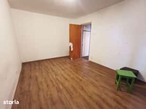 Apartament cu 2 camere, la 5 min. de metrou Lujerului, necesita reno — miniatura 4