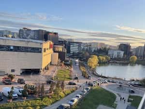 Inchiriez apartament 1 camera park lake iulius mall — miniatura 2