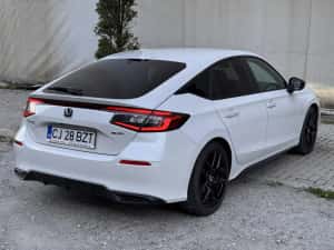Honda Civic 2.0 PHEV 143cp 2024 usor avariat — miniatura 3