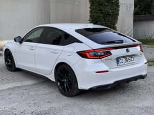 Honda Civic 2.0 PHEV 143cp 2024 usor avariat — miniatura 4