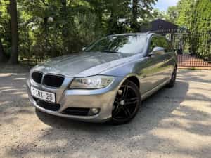 BMW 318d,an 2011,motor 2.0d,cutie viteze manuala,navigatie mare