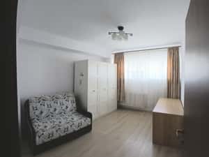 Apartament 3 camere, cartier Kogalniceanu, Turnisor, balcon, lift — miniatura 5