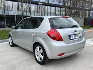 Kia Ceed 1.6 Crdi, cutie automata 115.700km full option — miniatura 3