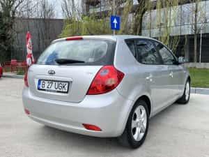 Kia Ceed 1.6 Crdi, cutie automata 115.700km full option — miniatura 4