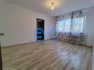 Apartament cu 3 camere, etajul 1, geam la baie, zona Mircea cel Batran — miniatura 3