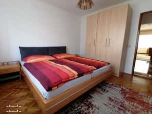 Apartament cu 3 camere, 2 bai, balcon