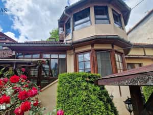 Apartament la casa, in Schei, 2 dormitoare, veranda, foisor, gradina — miniatura 4