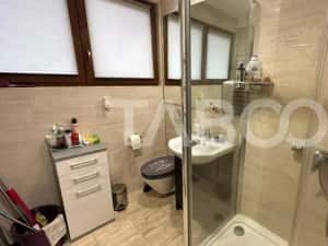 Casa cu garaj acces auto 2 apartamente separate zona Piata Cluj Sibiu — miniatura 6