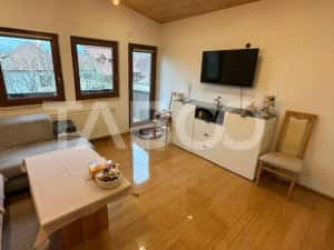 Casa cu garaj acces auto 2 apartamente separate zona Piata Cluj Sibiu — miniatura 9