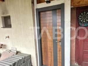 Casa cu garaj acces auto 2 apartamente separate zona Piata Cluj Sibiu — miniatura 10