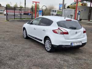 Renault Megane 3,ușor avariat, 1.5 diesel — miniatura 4