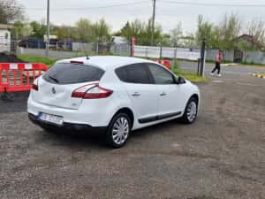 Renault Megane 3,ușor avariat, 1.5 diesel — miniatura 5
