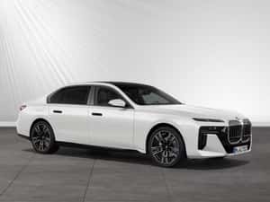 BMW 740, 2025, 8.120 km, Diesel, Automată, 97.900 EUR