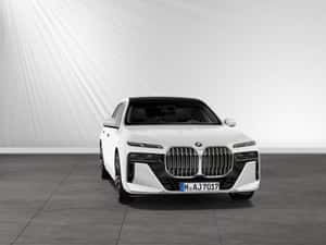 BMW 740, 2025, 8.120 km, Diesel, Automată, 97.900 EUR — miniatura 3