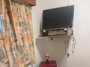 Garsonieră spațioasă, în casa cu  loc de parcare in curte, parter — miniatura 5