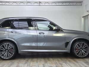 BMW X5 hibrid, 4.900 km, 2025, preț 101.948 EUR — miniatura 4