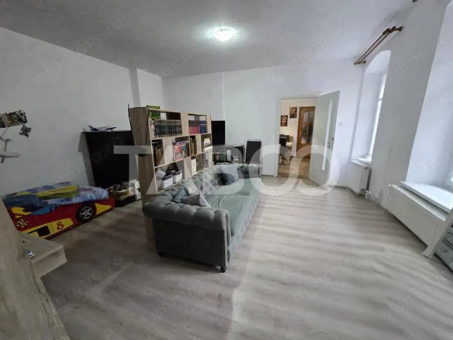 Apartament 2 camere de vanzare la etajul 1 in Centrul Istoric Sibiu — fotografie 1 din 10