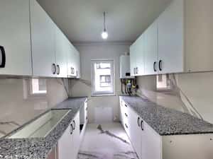 Apartament 2 camere,parter, finisat bloc nou ,loc de parcare inclus — miniatura 1