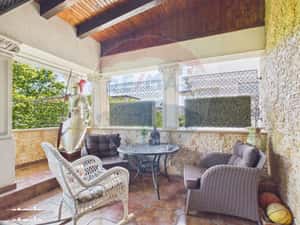 Apartament cu terasă într-o vilă interbelică de pe Bulevardul Primăver
