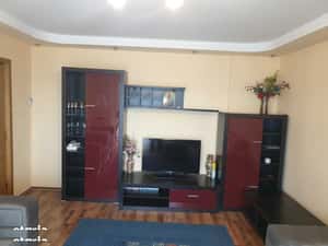 Inchiriez apartament 3 camere zona Cantacuzino — miniatura 2
