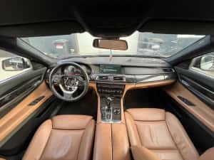 Dezmembrez BMW seria 7 F01 740xd xdrive 5 butoane 306cp de Europa — miniatura 4