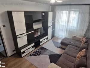 Apartament 2 camere, decomandat, etaj 2/4, mobilat, zona Tractorul! — miniatura 1