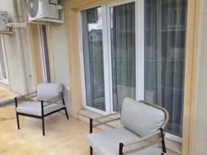 PROPRIETAR, inchiriez apartament 2 camere Cosmopolis, parter — miniatura 3