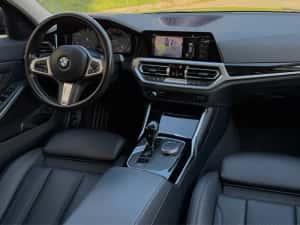 Bmw Seria 3 2022 / Panoramic / M Pack / R18 — miniatura 5