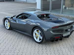 Ferrari 296 GTB - 1.300 km, hibrid, sport — miniatura 3