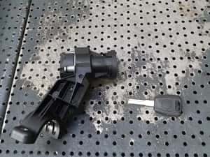 Contact auto cu cheie fiat grande punto 199 505186290b — miniatura 4