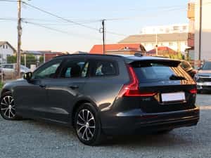 Volvo V60, an 2020, motor 2.0 Diesel (D3), 150 CP, Cutie Automată — miniatura 3