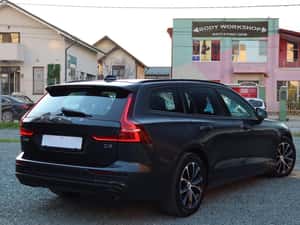Volvo V60, an 2020, motor 2.0 Diesel (D3), 150 CP, Cutie Automată — miniatura 5