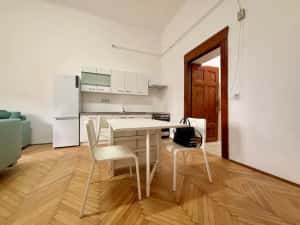 Apartament spațios 4 camere, Piata Victoriei — miniatura 4