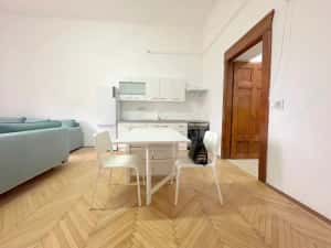 Apartament spațios 4 camere, Piata Victoriei — miniatura 7