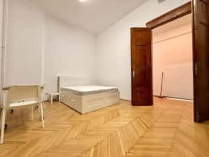 Apartament spațios 4 camere, Piata Victoriei — miniatura 9