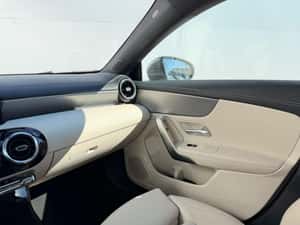 MERCEDES-BENZ CLA COUPE / 2019 / 4P / COUPÉ CLA 200 D BUSINESS LINE BA8 — miniatura 5