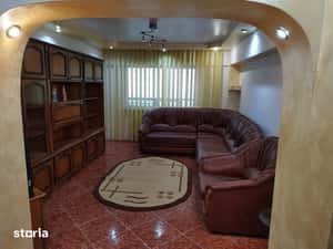 Apartament ultracentral  cu 2 camere decomandate + Living — miniatura 5